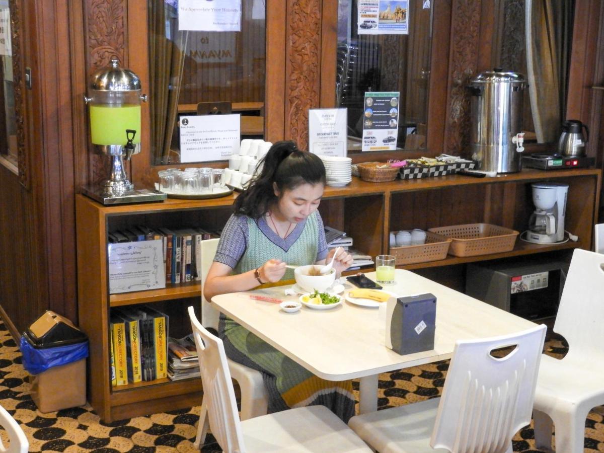 Backpacker Hostel (Adults Only) Yangón Exterior foto